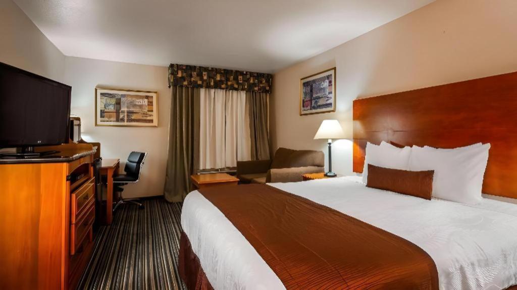 Best Western Plus Twin View Inn And Suites Redding Exterior photo
