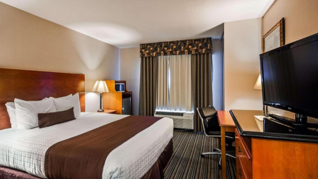 Best Western Plus Twin View Inn And Suites Redding Exterior photo