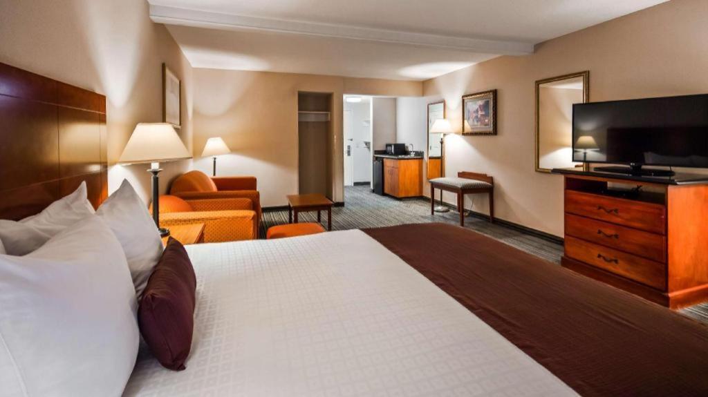 Best Western Plus Twin View Inn And Suites Redding Exterior photo