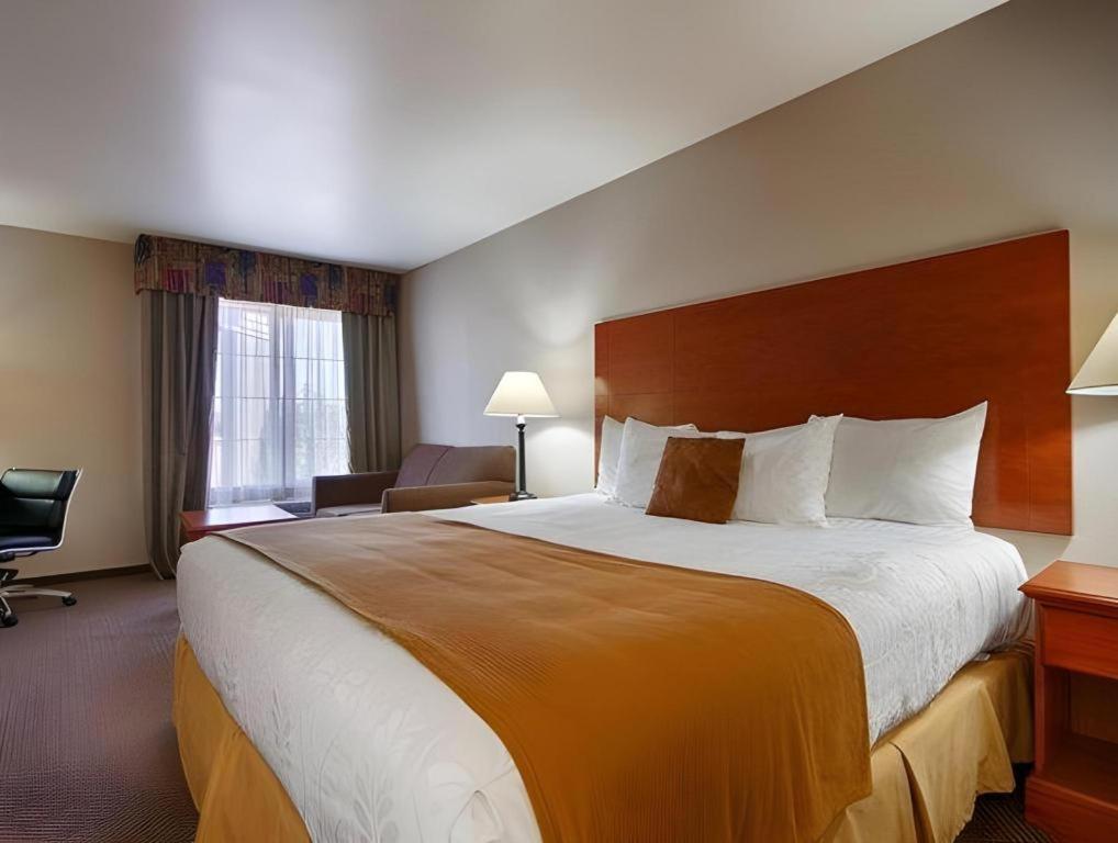 Best Western Plus Twin View Inn And Suites Redding Exterior photo