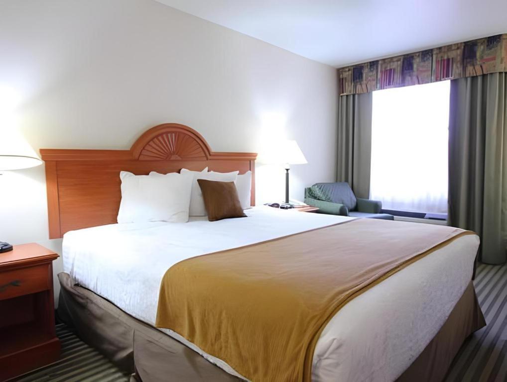 Best Western Plus Twin View Inn And Suites Redding Exterior photo
